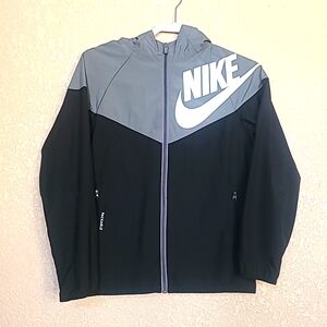 Nike Boys' Windbreaker